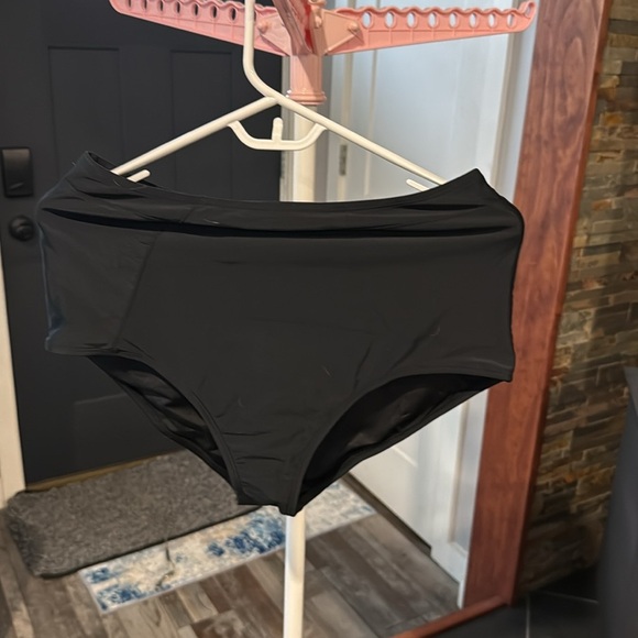 Swimsuit Size L. - Picture 2 of 4